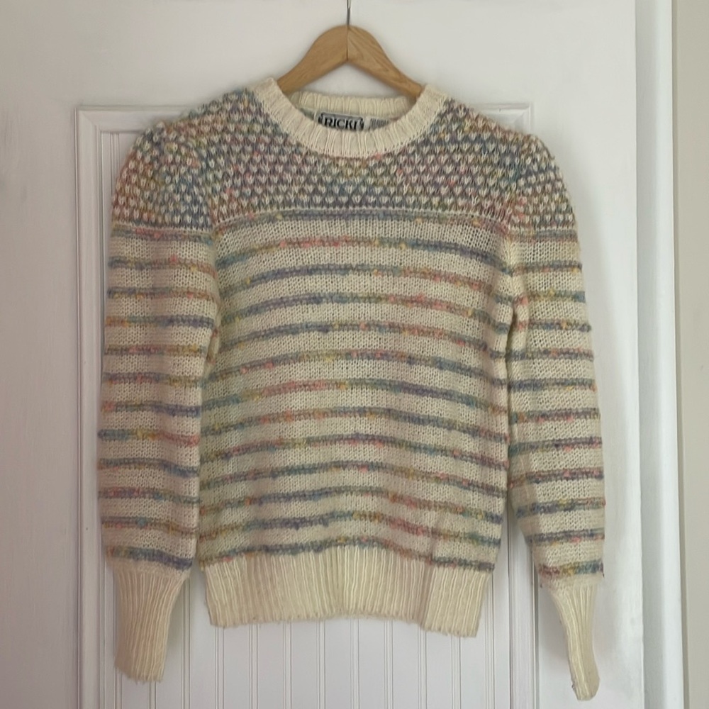Vintage 1980s puff sleeve sweater